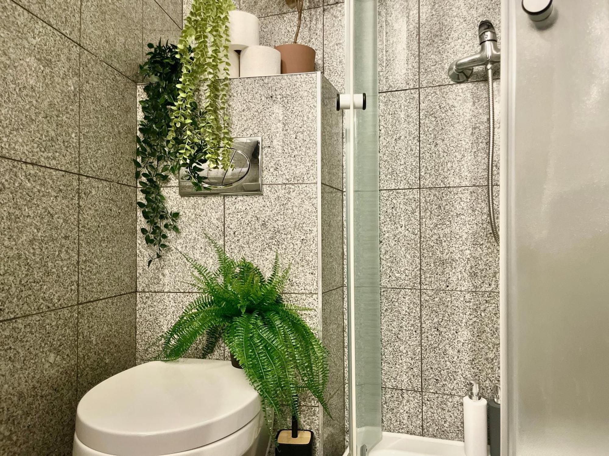 Ruby Apartment *